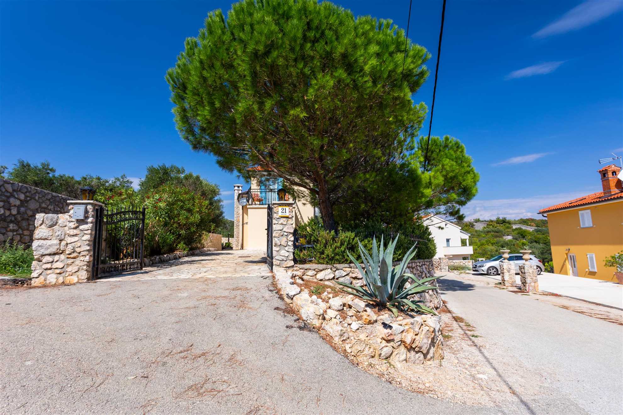 Villa Pinia Mit Panoramablick Auf Das Meer Beheizter Pool Und Boot In