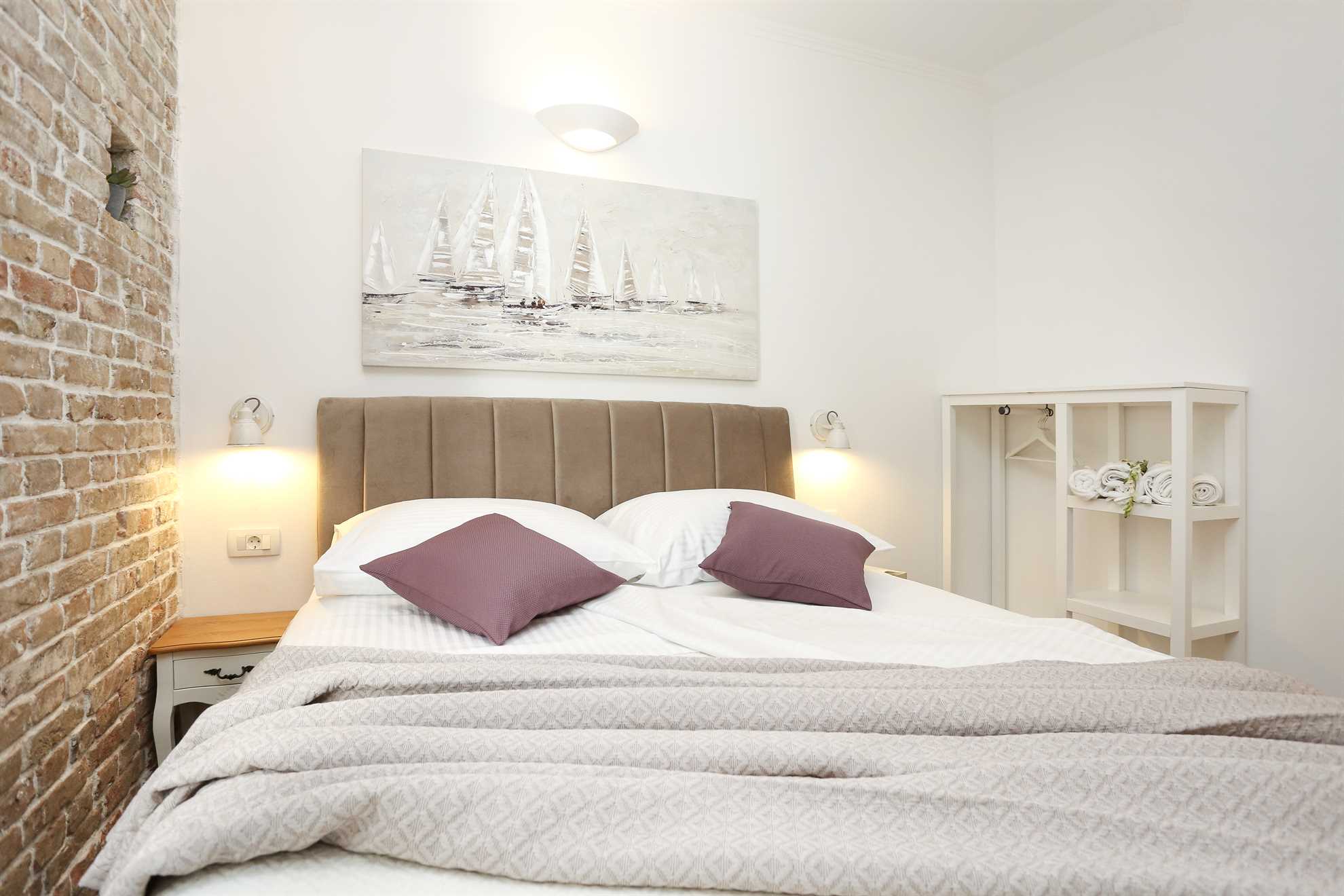 Luxury studio apartment in the Old town, Monfrina 2