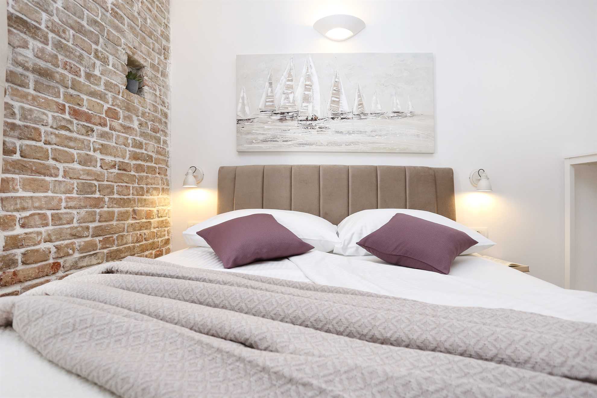 Luxury studio apartment in the Old town, Monfrina 2