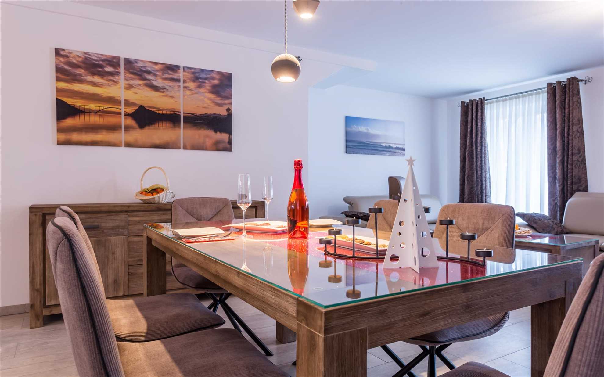 Villa Tana mit Pool, außenKüche, Grill & SUP for rent in Sužan | Adria