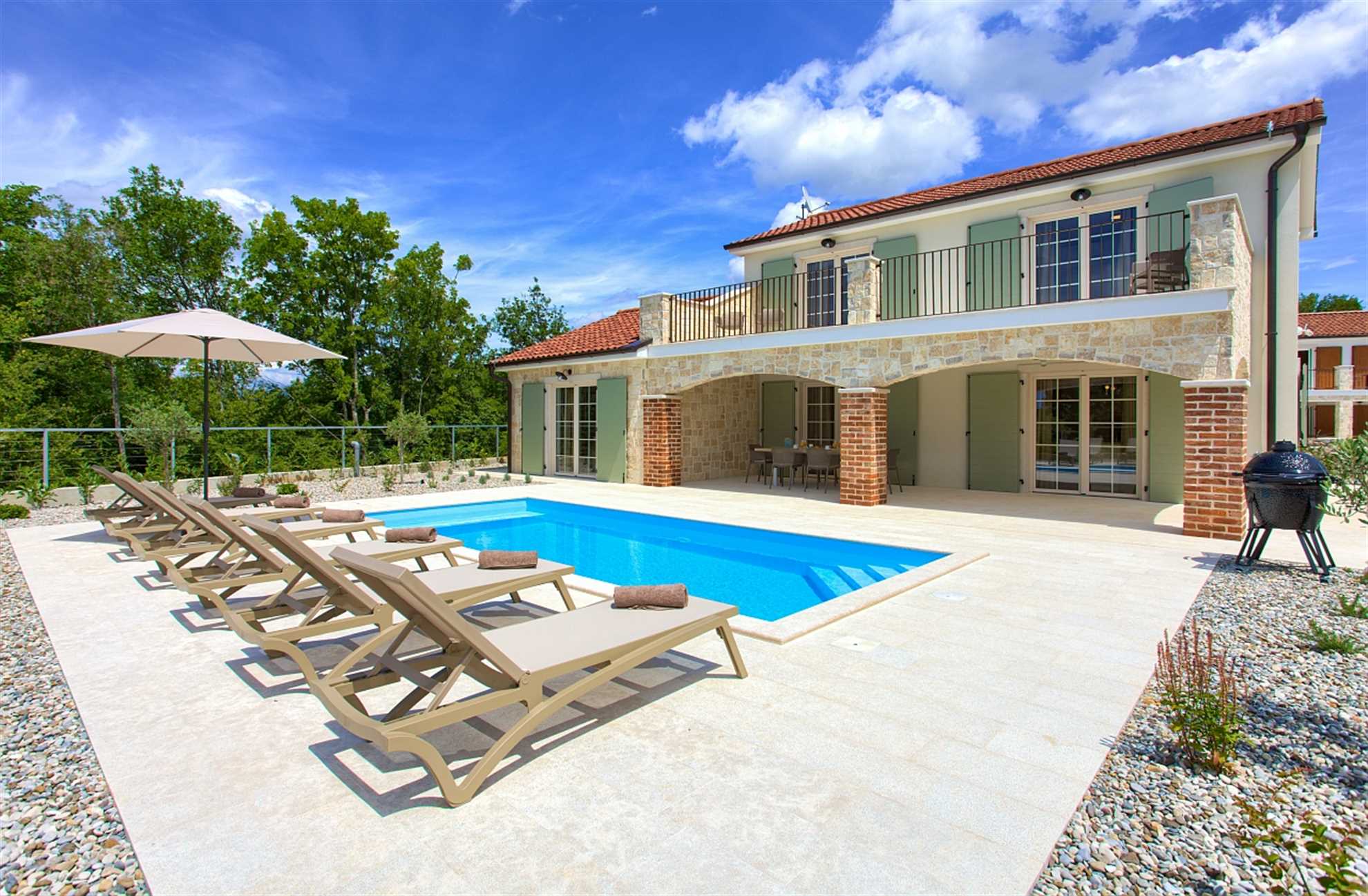 Charming Villa Adria with heated swimming pool
