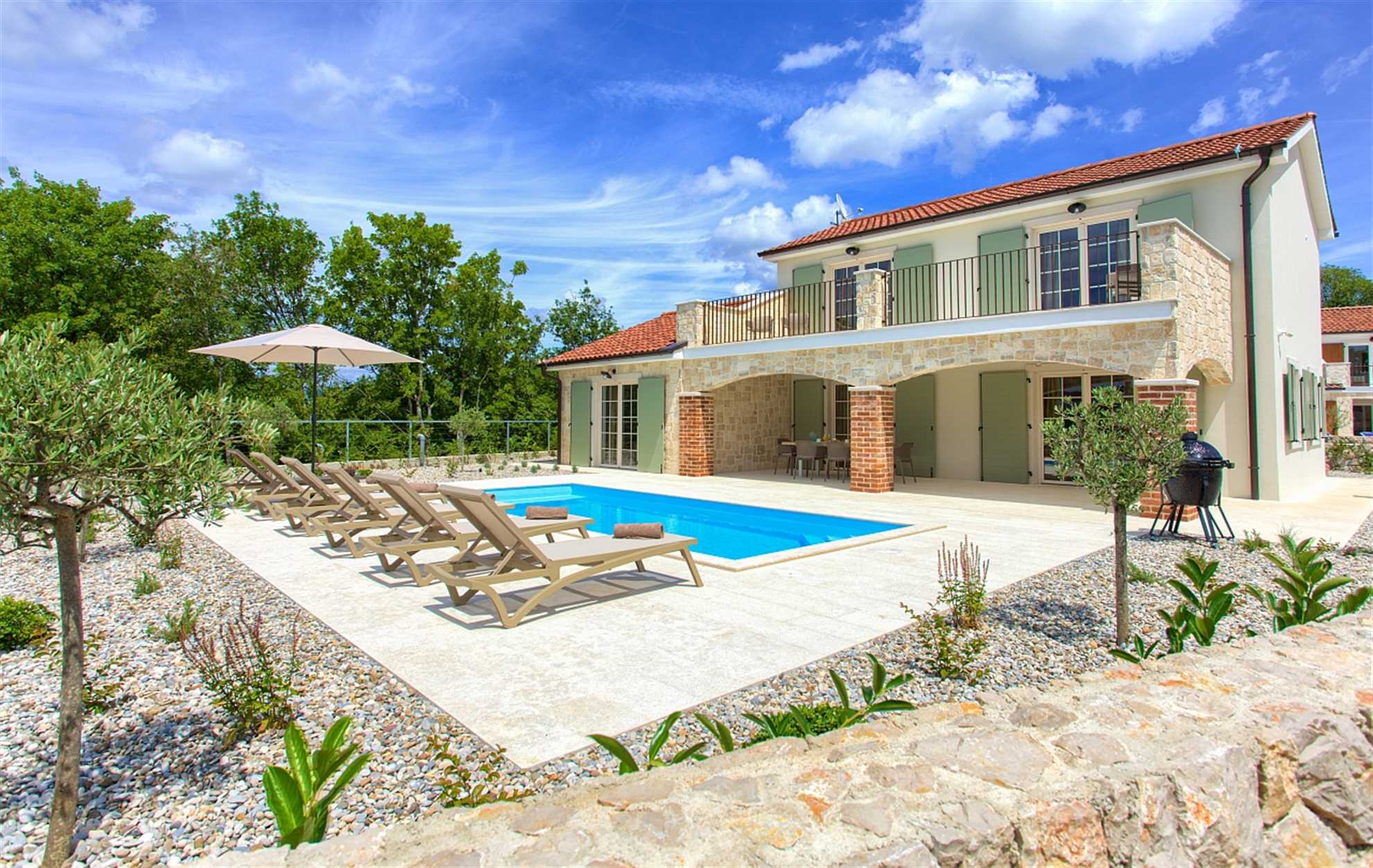 Charming Villa Adria with heated swimming pool for rent in Rasopasno ...