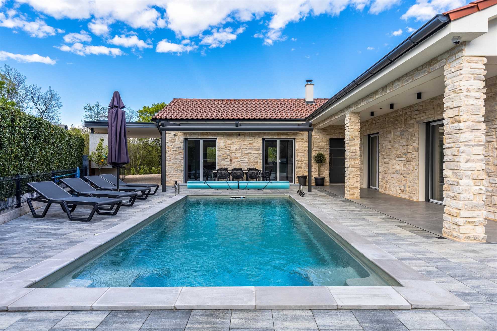 Villa Larra with heated pool & Jacuzzi