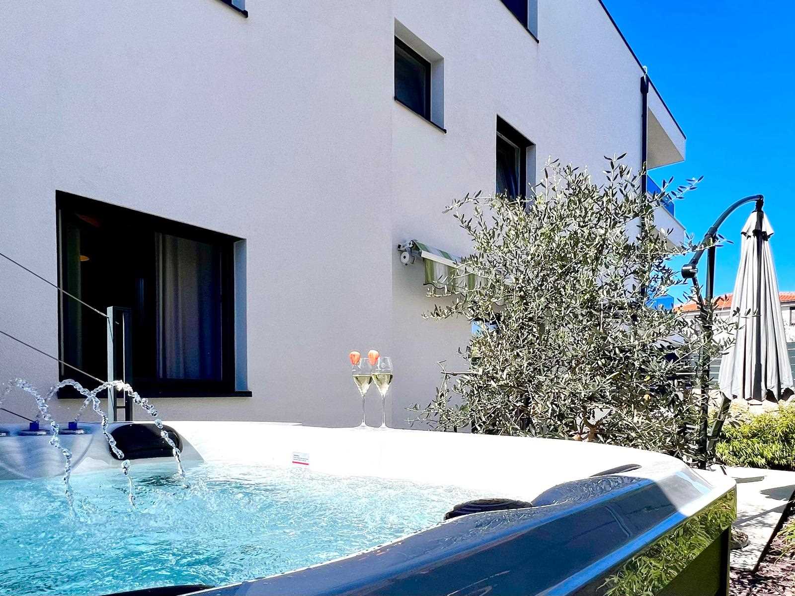 Deluxe Apartma I. z jacuzzijem v bližini plaže