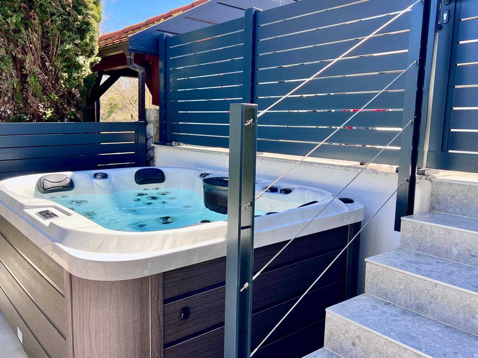 Deluxe Apartma I. z jacuzzijem v bližini plaže