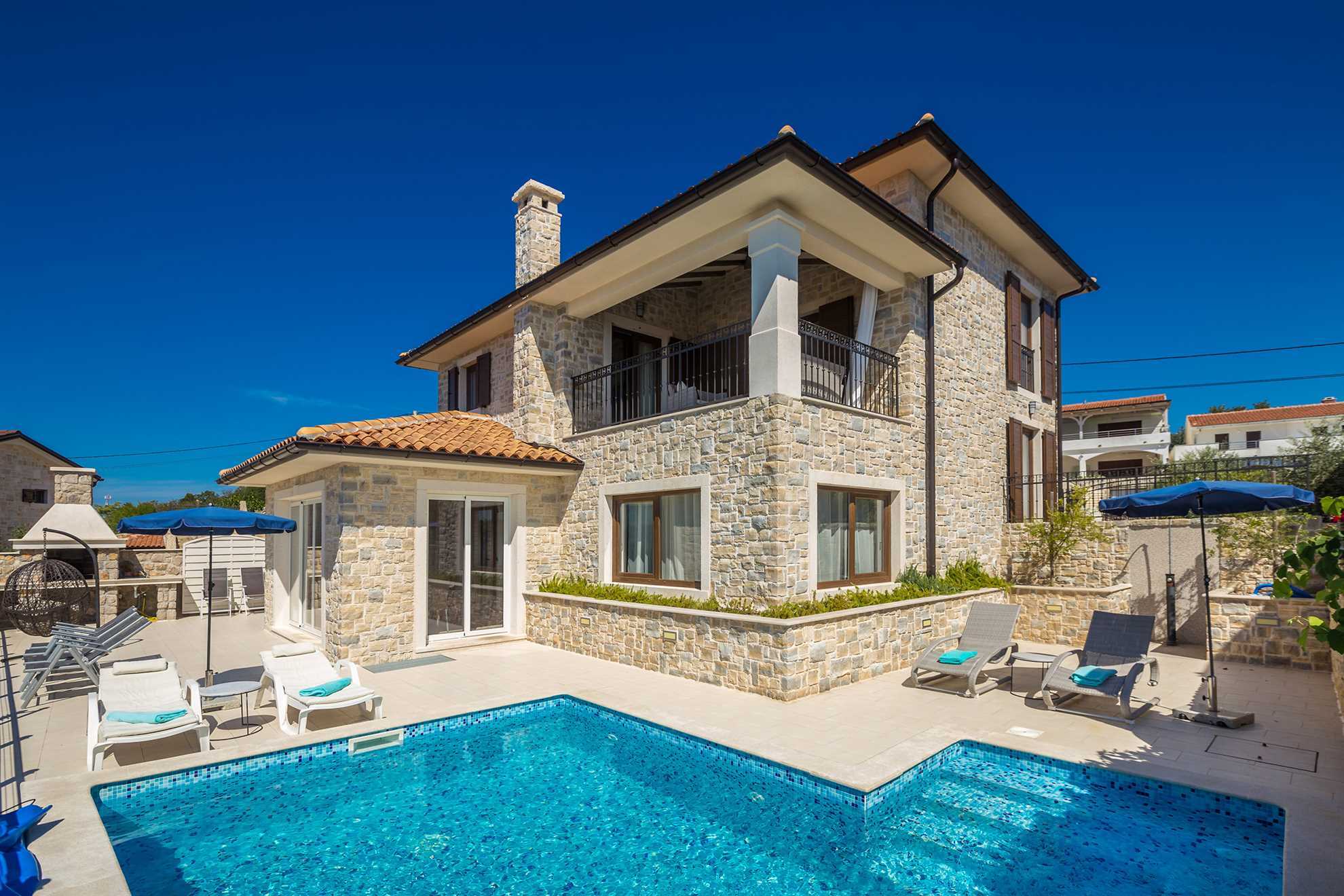 Villa LURDA with a magnificent sea view and heated pool