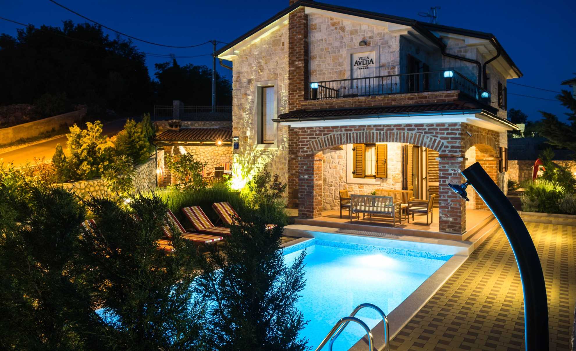 Luksuzna vila Rustica s privatnim bazenom, jacuzzijem i vanjskom saunom