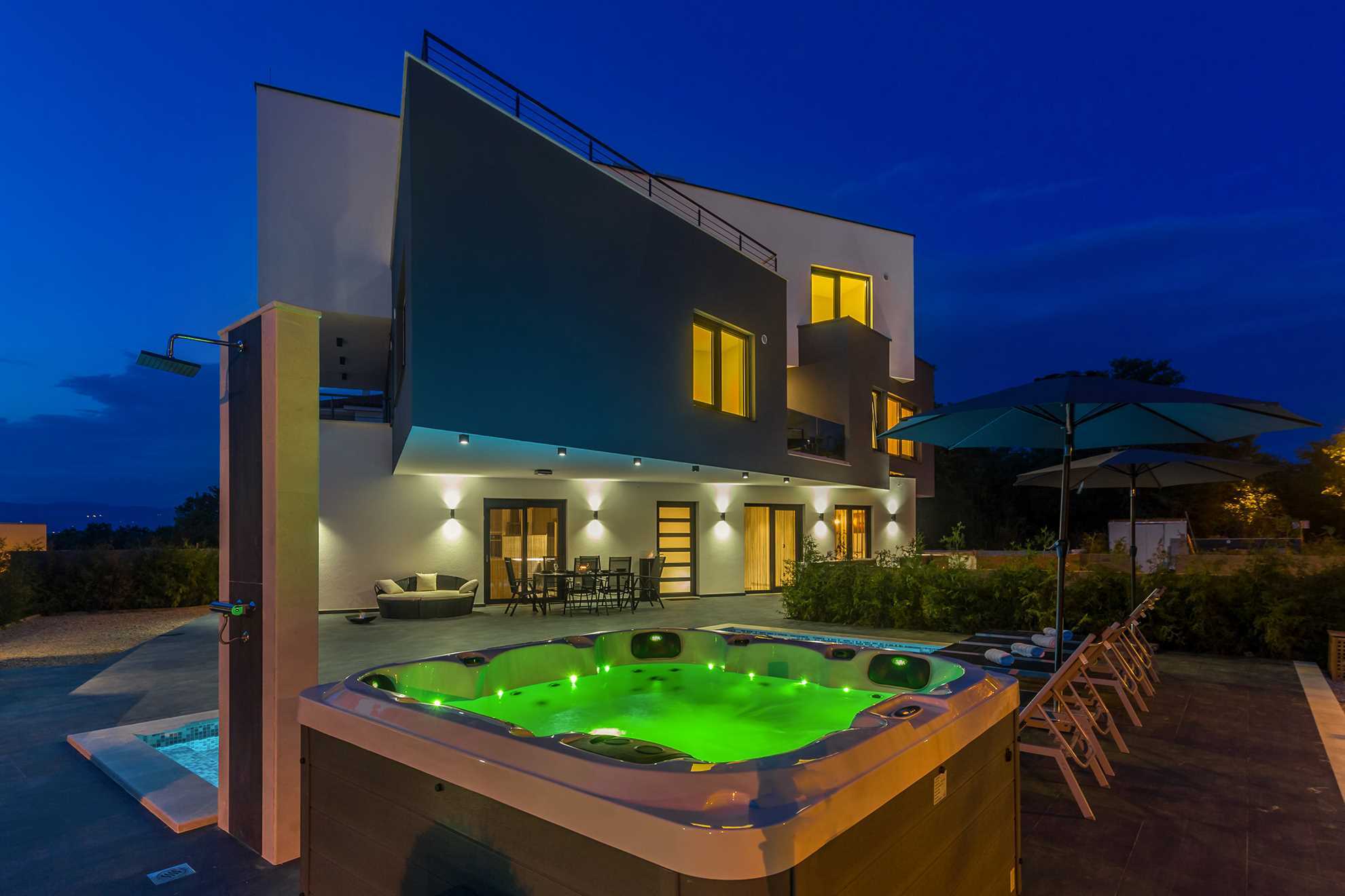 Appartamento di lusso NOA con piscina e vasca idromassaggio