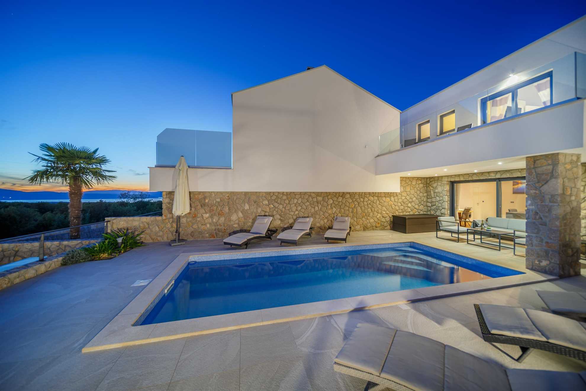 Luxury Villa MARIA with heated swimming pool
