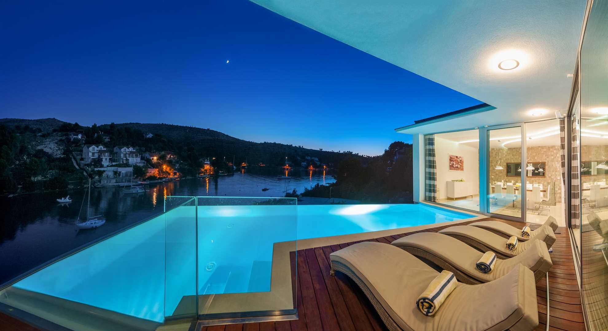 Luxusvilla Fly me to the Moon mit Pool Villa in Kroatien